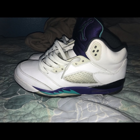 Shoes - Picture 2 of 8